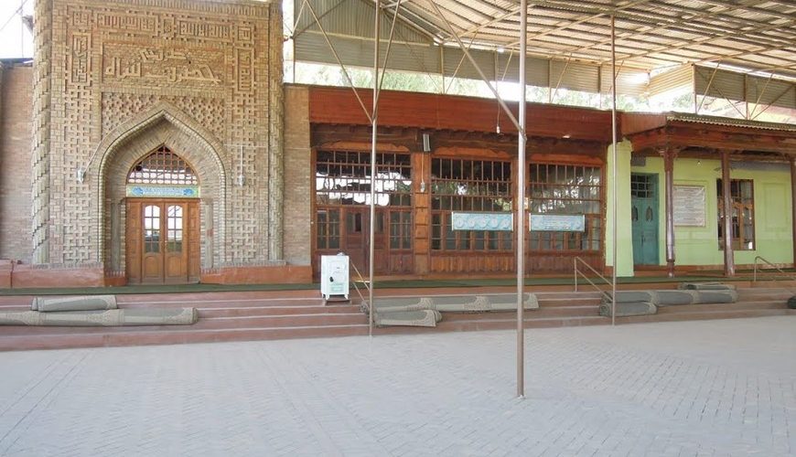 MAUSOLEUM OF HAZRATI BOBO