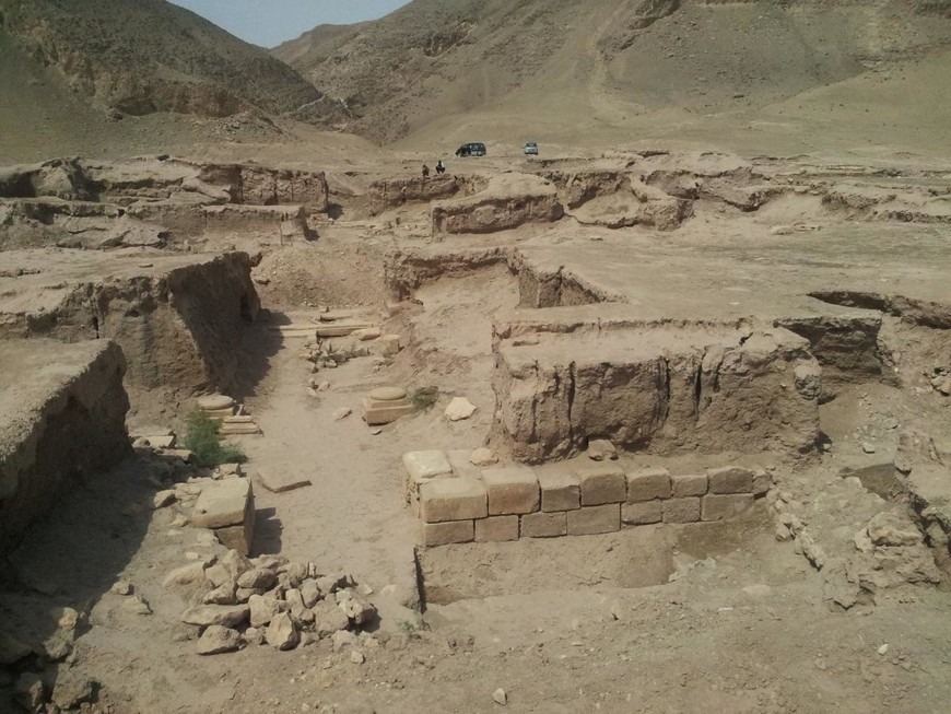 TAKHTI SANGIN (OXUS TEMPLE)